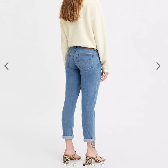 Levi’s Mid Rise Boyfriend Women’s Jeans Medium Wash Size 32 Relaxed Fit Stretch - Picture 3 of 11